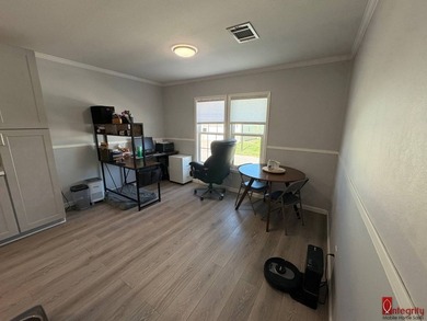 Beautiful 3-bedroom, 2-bathroom home located in Colony Cove, a - photo 18