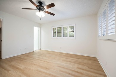 Welcome to Palm Point, a sought-after boat and RV-friendly - photo 18