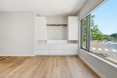 Welcome to this exceptional first floor residence in the heart - photo 23