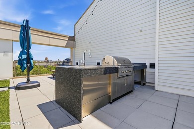 Welcome to this exceptional first floor residence in the heart - photo 38