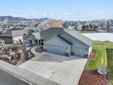 Lake Home For Sale in Klamath Falls, Oregon