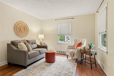 Adorable, affordable, and move-in ready! This charming 3-bedroom - photo 4