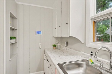 Adorable, affordable, and move-in ready! This charming 3-bedroom - photo 9