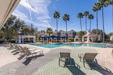 Beautifully updated 2BR/2BA condo in the highly sought-after - photo 15
