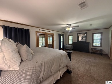 Welcome to the Lake Life. Plenty of room and privacy for you and - photo 18