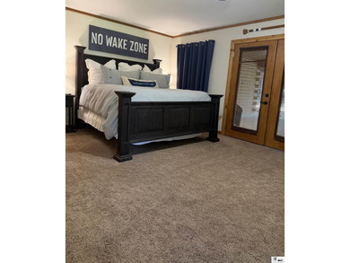 Welcome to the Lake Life. Plenty of room and privacy for you and - photo 20