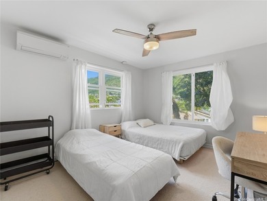 Perched above street level within the beloved Aina Haina valley - photo 21