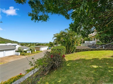 Perched above street level within the beloved Aina Haina valley - photo 23