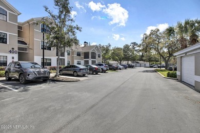 Beautifully updated 2BR/2BA condo in the highly sought-after - photo 24