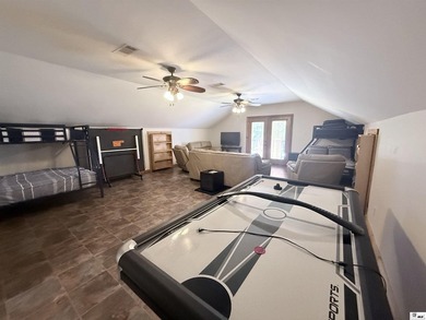 Welcome to the Lake Life. Plenty of room and privacy for you and - photo 30