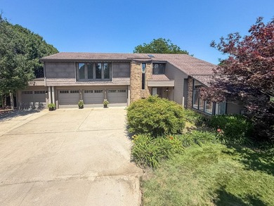 (private lake, pond, creek) Home For Sale in Monticello Illinois