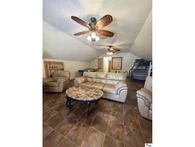 Welcome to the Lake Life. Plenty of room and privacy for you and - photo 31