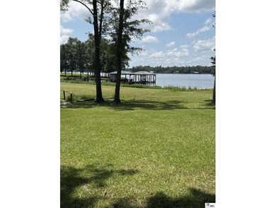 Welcome to the Lake Life. Plenty of room and privacy for you and - photo 37