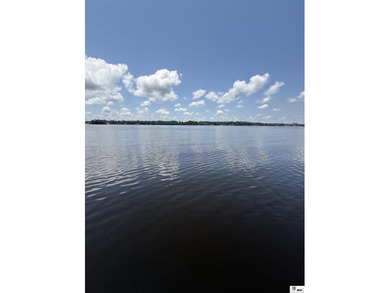 Welcome to the Lake Life. Plenty of room and privacy for you and - photo 40