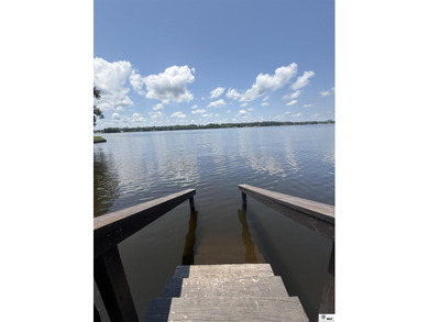 Welcome to the Lake Life. Plenty of room and privacy for you and - photo 41