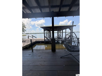 Welcome to the Lake Life. Plenty of room and privacy for you and - photo 43