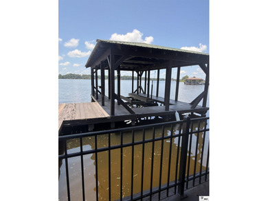 Welcome to the Lake Life. Plenty of room and privacy for you and - photo 44