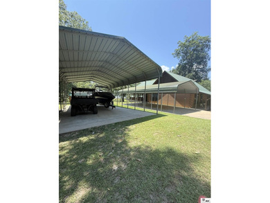 Welcome to the Lake Life. Plenty of room and privacy for you and - photo 45