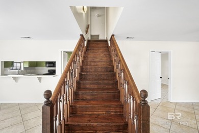 Welcome to this charming Creole cottage located near the Windsor