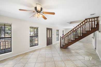 Welcome to this charming Creole cottage located near the Windsor