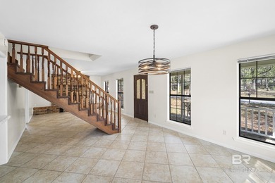 Welcome to this charming Creole cottage located near the Windsor