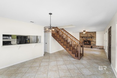 Welcome to this charming Creole cottage located near the Windsor