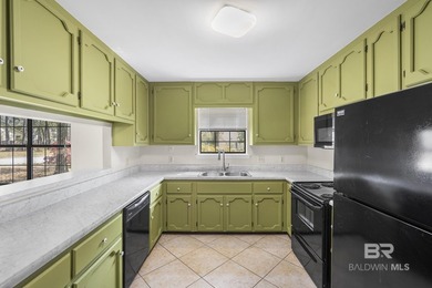 Welcome to this charming Creole cottage located near the Windsor