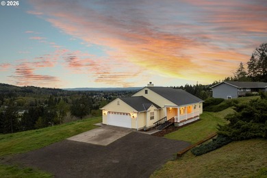 Enjoy sweeping Lewis River and valley views from this serene 2 - photo 1