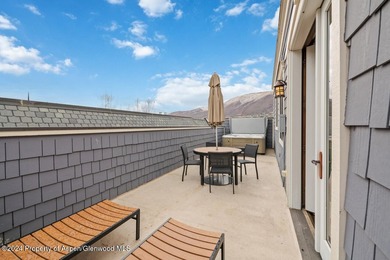 Unit 45 is a large penthouse luxury condo with views to Aspen - photo 10