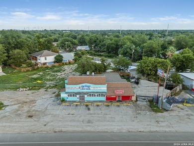 New commercial opportunity with income-producing potential! This - photo 4
