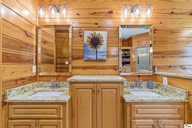 Built in 2018, this beautiful custom waterfront retreat offers 1 - photo 22