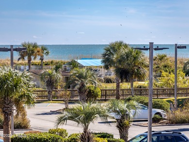 Incredible opportunity for this perfect beach villa! Bright - photo 2