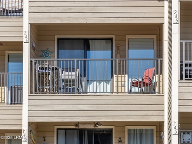 Incredible opportunity for this perfect beach villa! Bright - photo 5