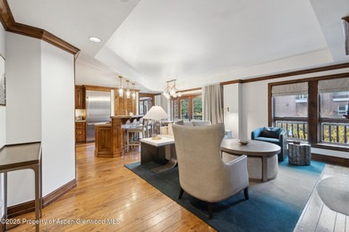 2024 renovations completed (including new decor, furniture - photo 7
