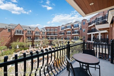 2024 renovations completed (including new decor, furniture - photo 10