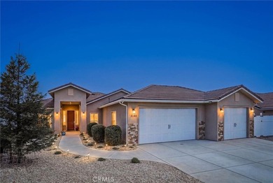 Single-level living, panoramic hill views, privacy, and - photo 1