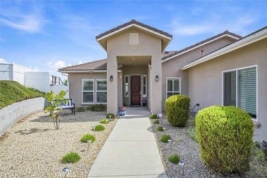 Single-level living, panoramic hill views, privacy, and - photo 4