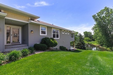 Single-level living with water views and a walk-out basement! - photo 3