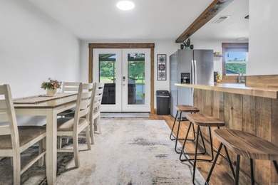 This completely remodeled 4 bedroom 2 bath, fully furnished home - photo 15
