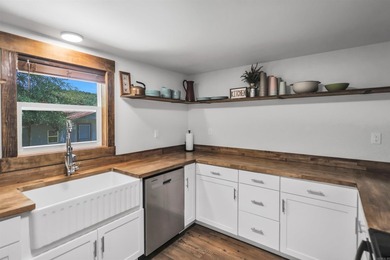 This completely remodeled 4 bedroom 2 bath, fully furnished home - photo 18