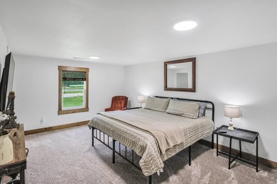 This completely remodeled 4 bedroom 2 bath, fully furnished home - photo 20