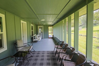 This completely remodeled 4 bedroom 2 bath, fully furnished home - photo 28