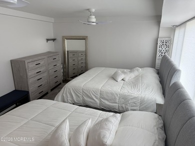 Rare opportunity to own this gorgeous oceanfront/ocean view - photo 32