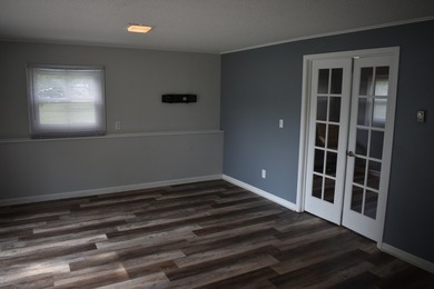 Well cared for, vinyl sided Lakefront home with 94' of frontage - photo 6