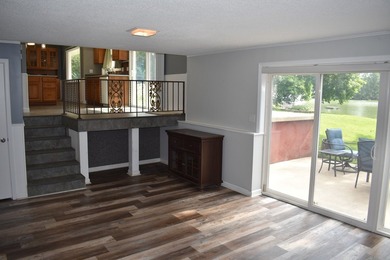 Well cared for, vinyl sided Lakefront home with 94' of frontage - photo 7