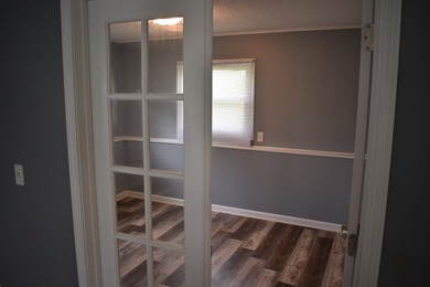 Well cared for, vinyl sided Lakefront home with 94' of frontage - photo 8