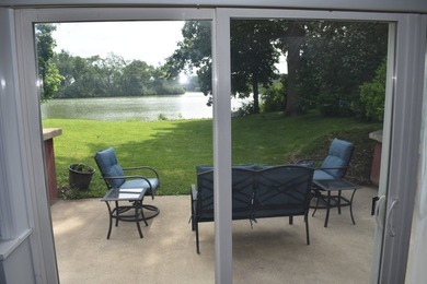 Well cared for, vinyl sided Lakefront home with 94' of frontage - photo 9