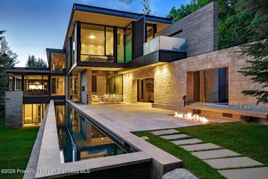 A rare offering on Red Mountain, combining luxury contemporary - photo 2