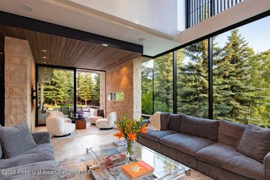 A rare offering on Red Mountain, combining luxury contemporary - photo 4