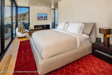 A rare offering on Red Mountain, combining luxury contemporary - photo 6